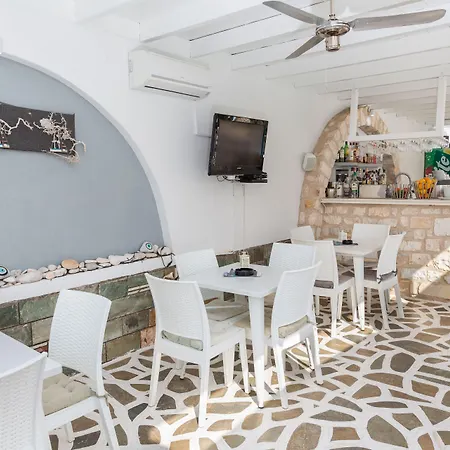 Zoumis Aparthotel Naousa (Paros)