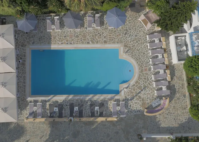 Zoumis 4* ناوسا