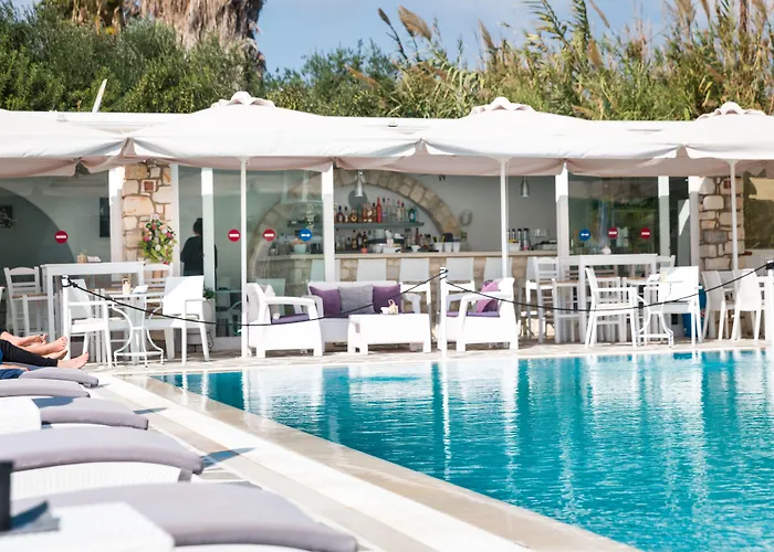 Zoumis شقة فندقية 4*